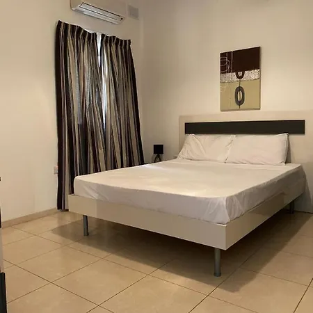 Luxury Sea View 3bedr 2bathr Near Cafe Del Mar *